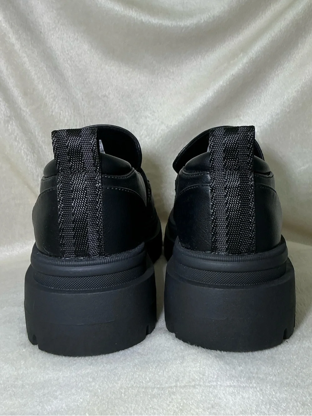 NEW! Rocket Dog “Dandy” Platform Black Loafers Women’s size 8.5 NWOT